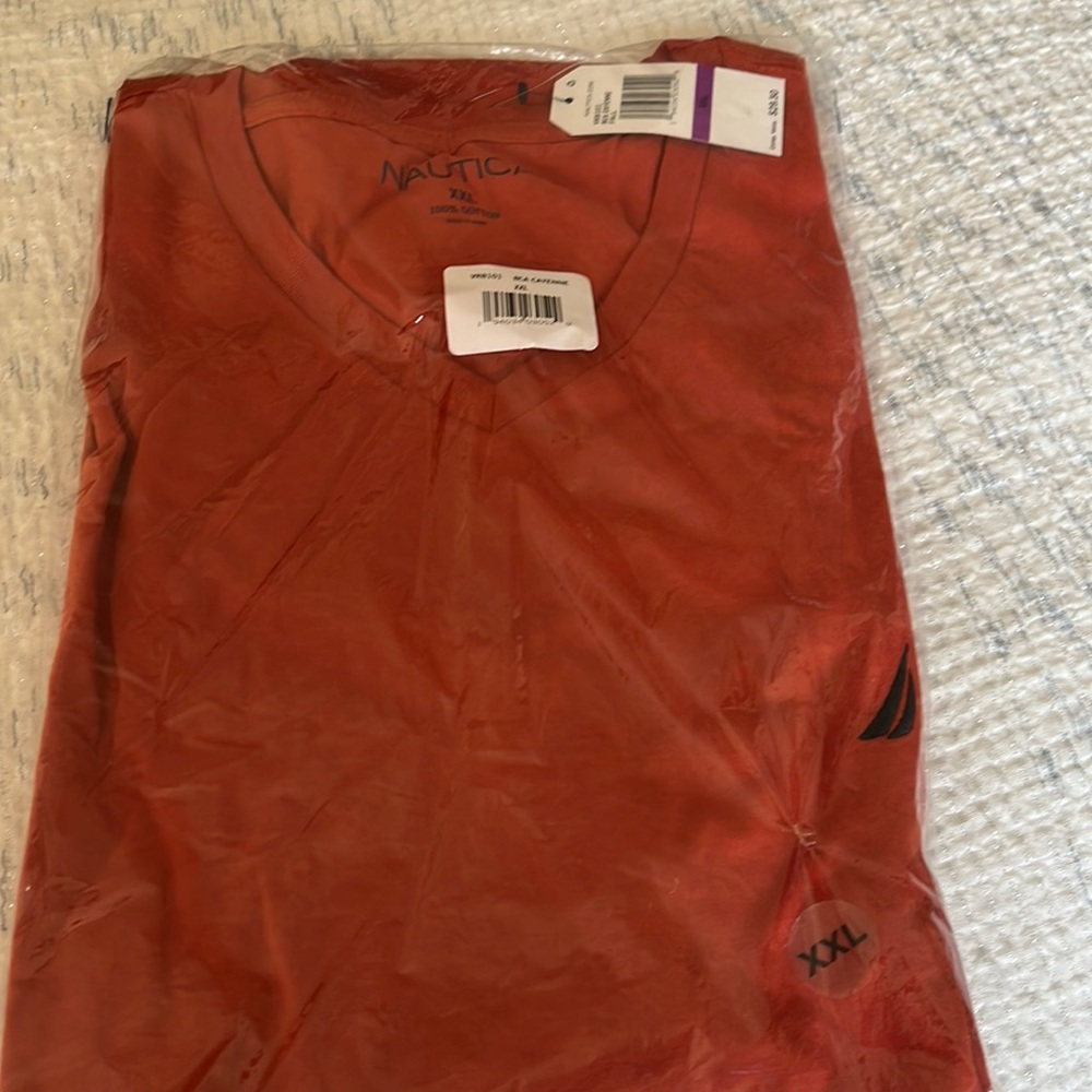Men’s XXL V Neck Tee